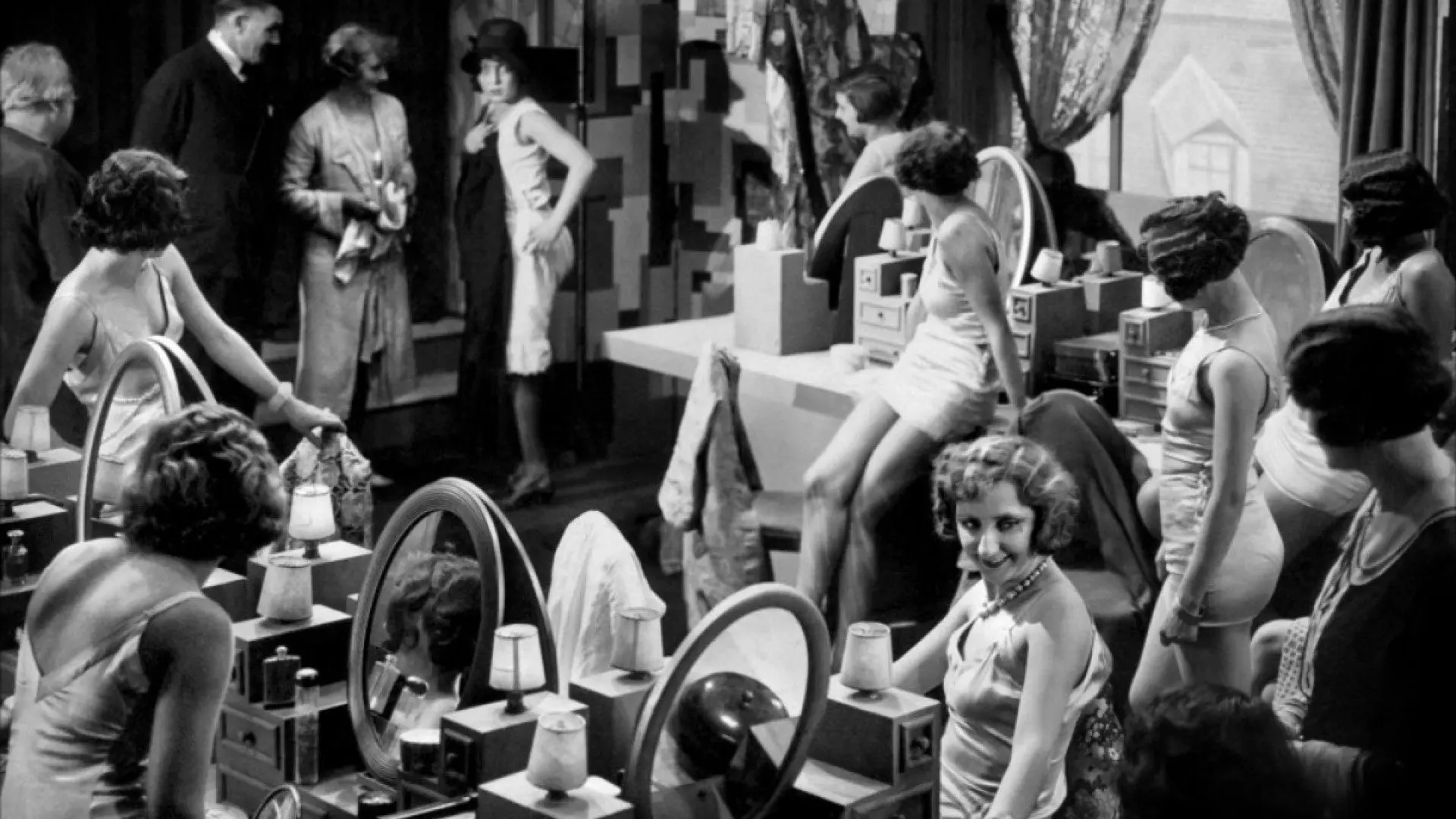 Au Bonheur des Dames backdrop